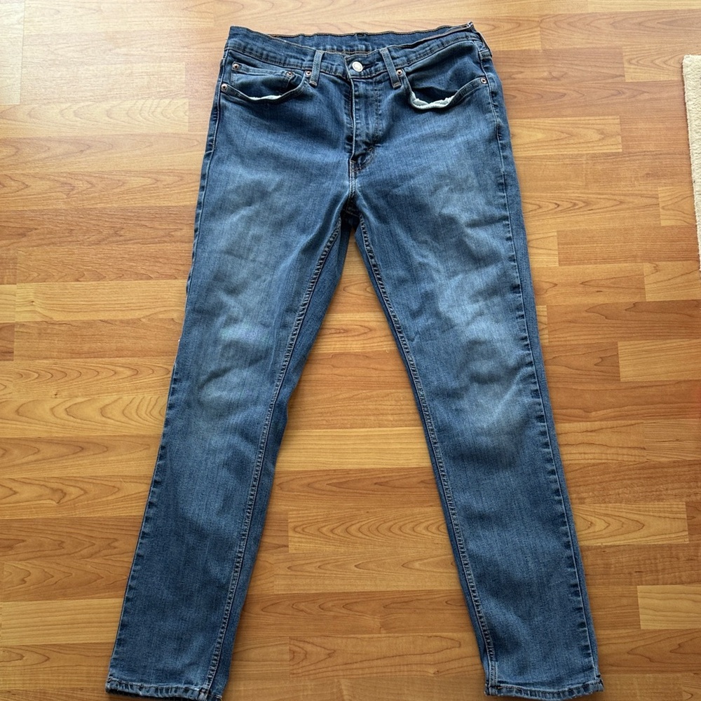 Levi's Men's Straight Jeans in Medium Blue Wash